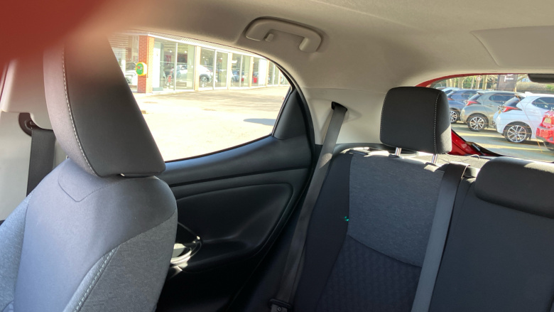 Toyota Yaris 1.5 Hybrid Design 5dr CVT Hybrid Hatchback